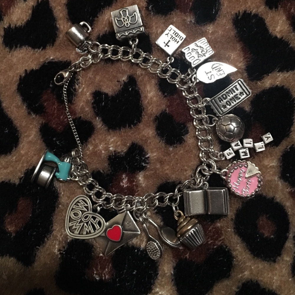 James Avery Bracelet with 15 charms (S/M)